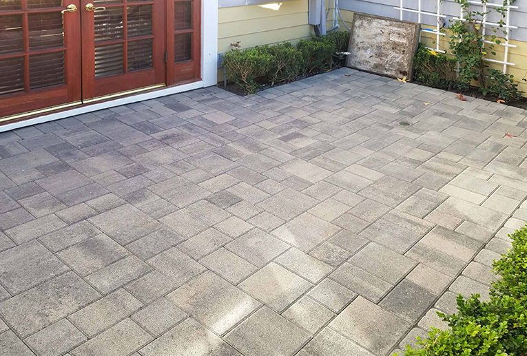 Gray-Charcoal Courtyard Patio